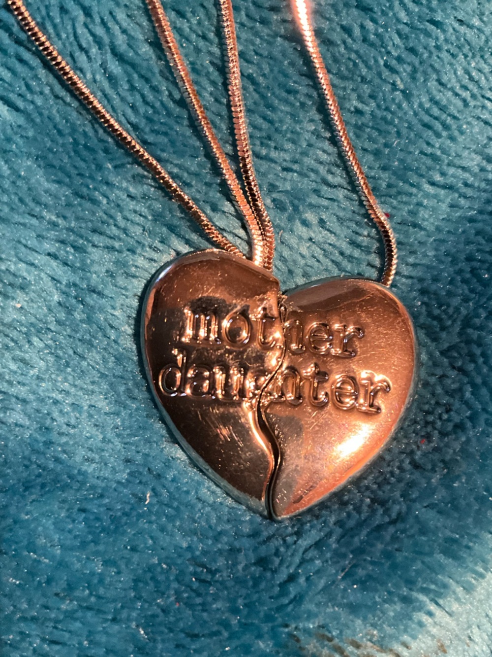 2pc Mother Daughter Split Heart Pendant Necklace Silver Tone NEW MOTHER DAY GIFT